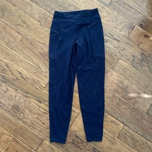 Lululemon joggers, navy Heather size 4, zippered pockets
